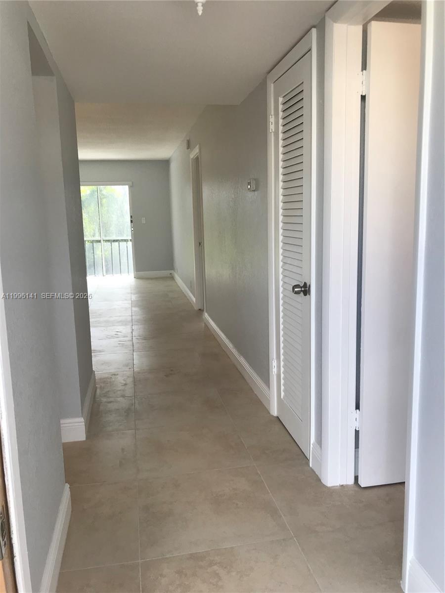 HILLCREST COUNTRY CLUB NO - Residential Lease