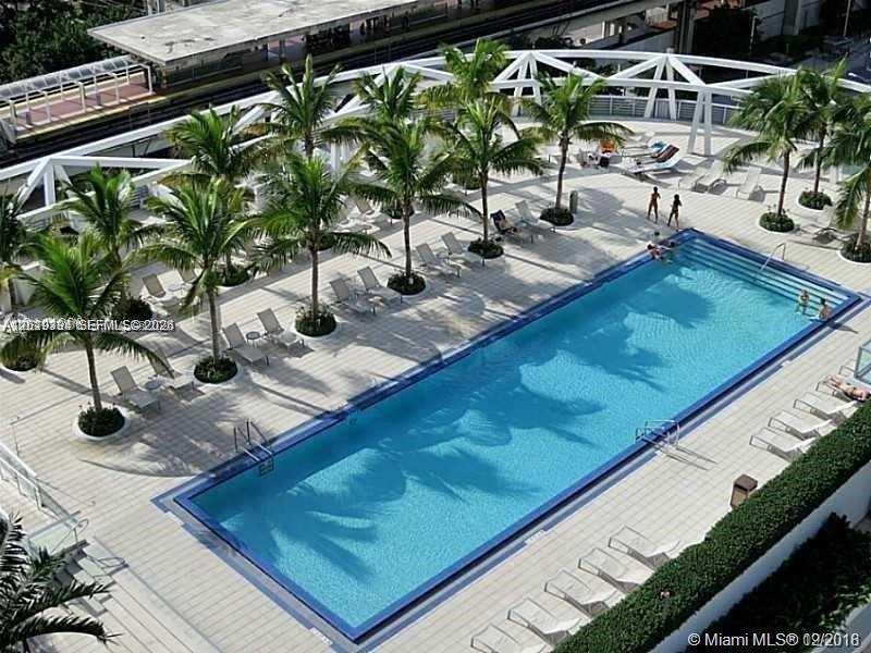 1111 SW 1 ave 2215