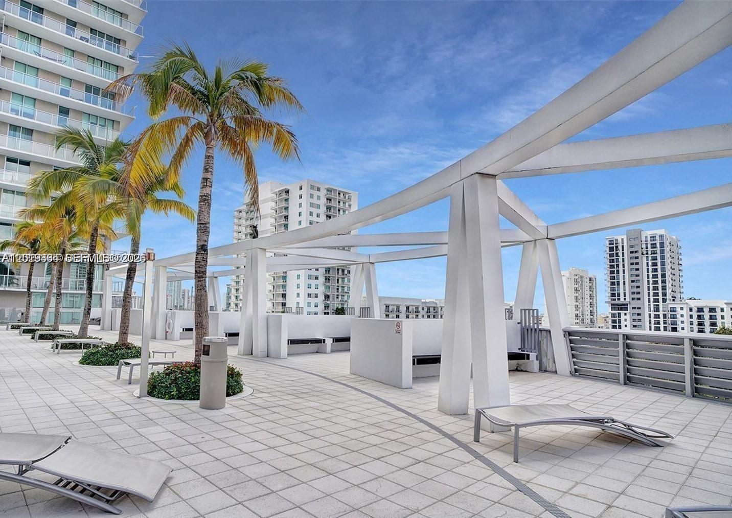 1111 SW 1 ave 2215