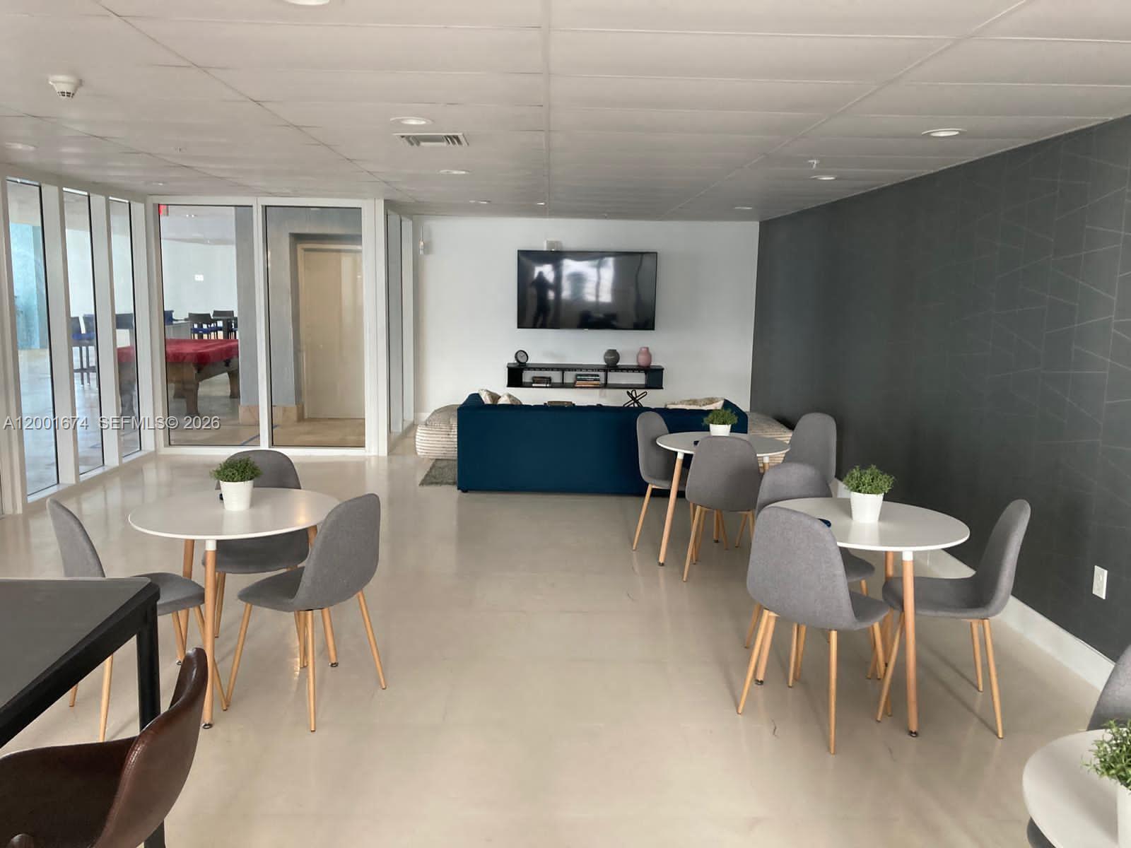 THE SAIL CONDO - Residential Lease