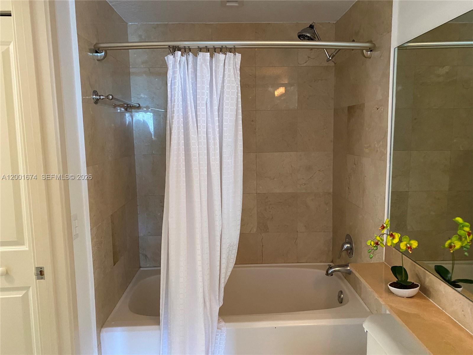 THE SAIL CONDO - Residential Lease