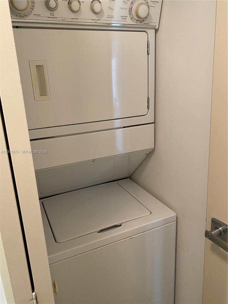 THE SAIL CONDO - Residential Lease