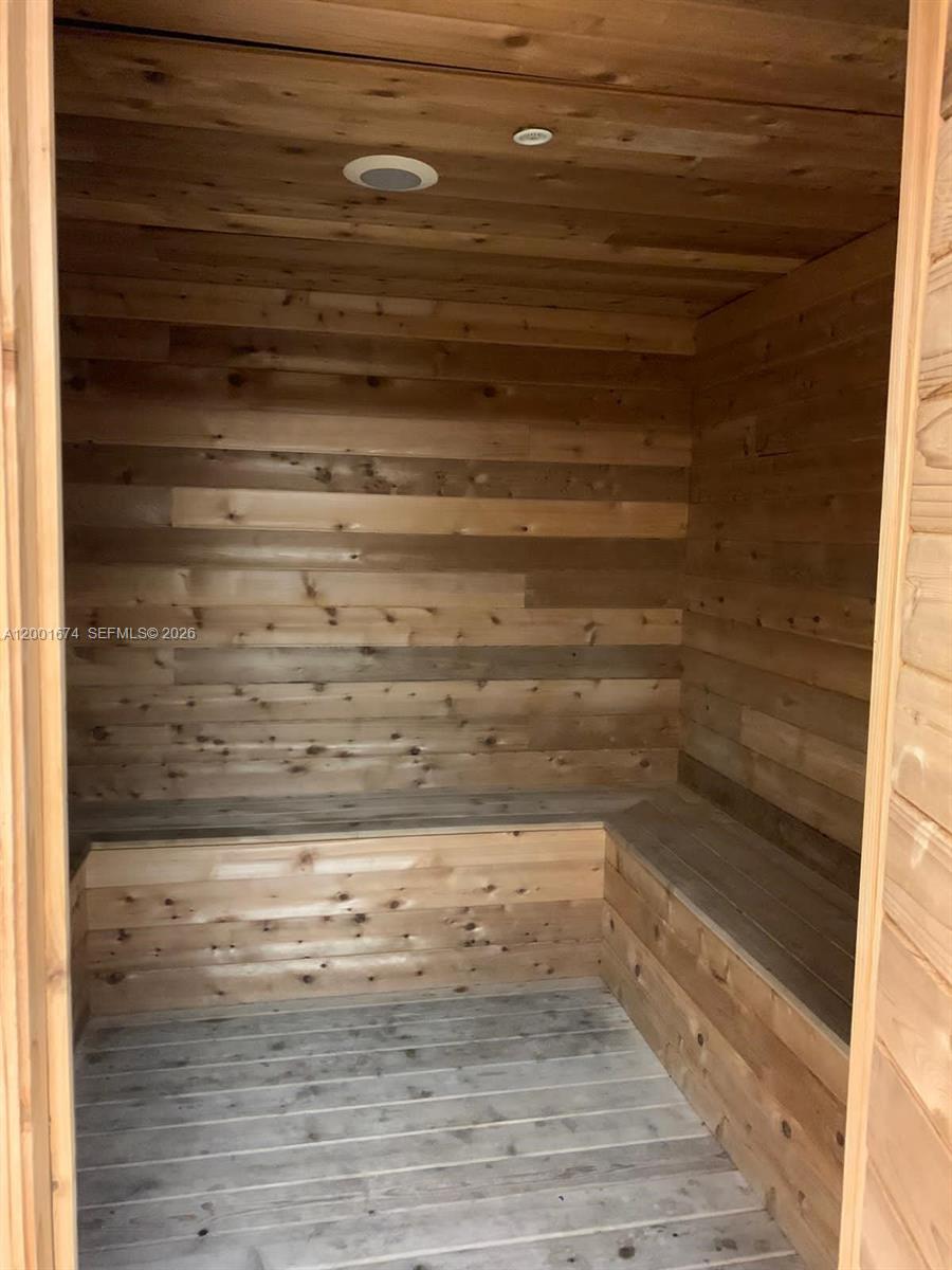 THE SAIL CONDO - Residential Lease