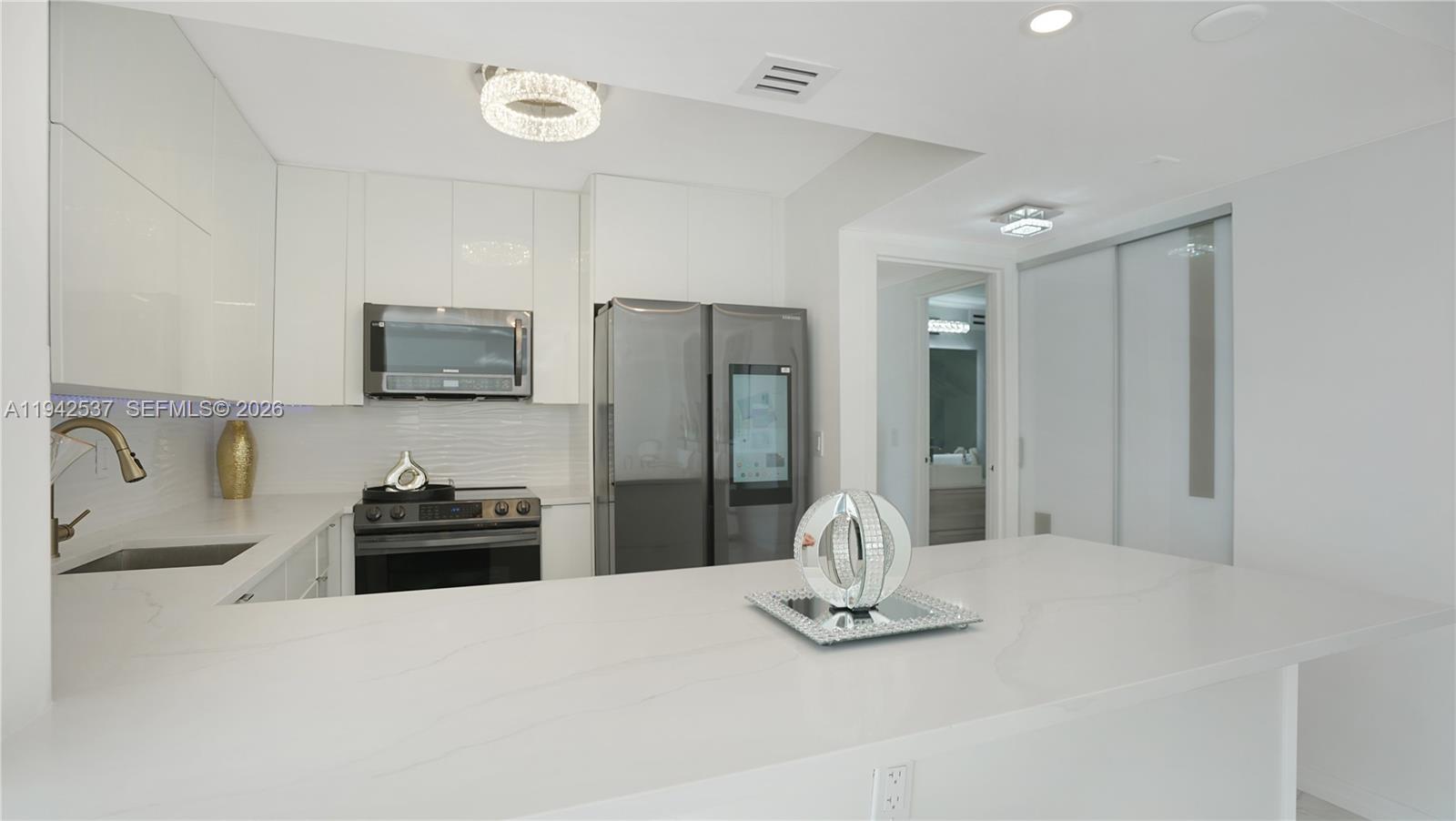 AVANT GARDE CONDO - Residential