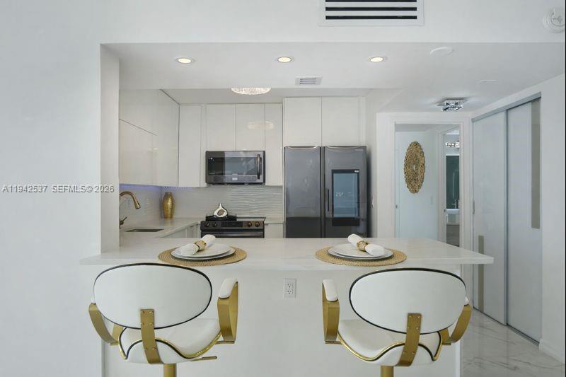 AVANT GARDE CONDO - Residential