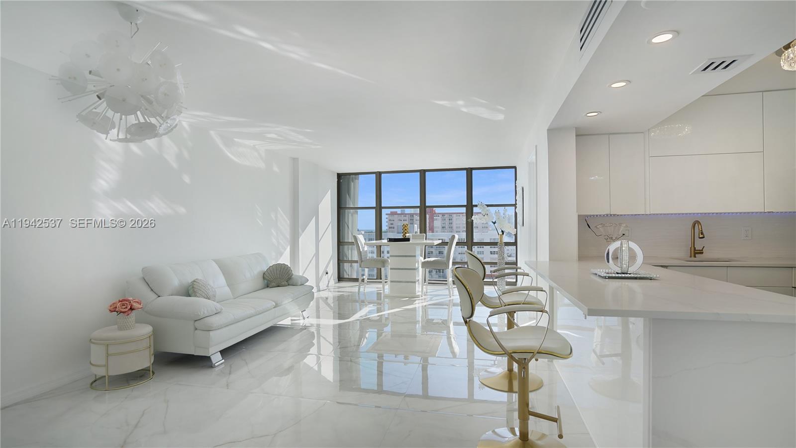 AVANT GARDE CONDO - Residential