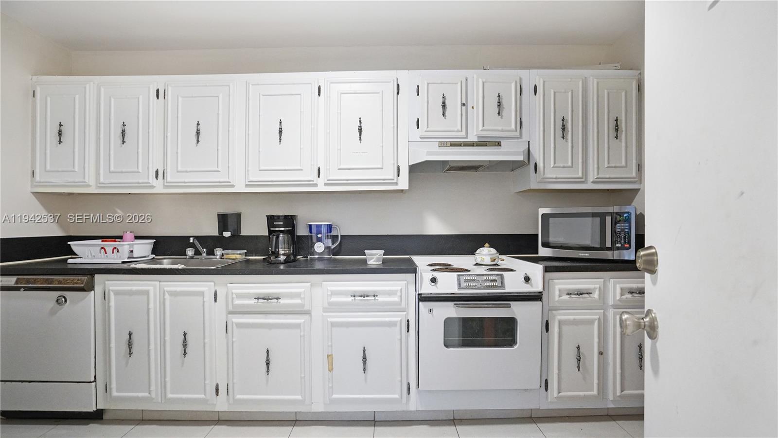 AVANT GARDE CONDO - Residential