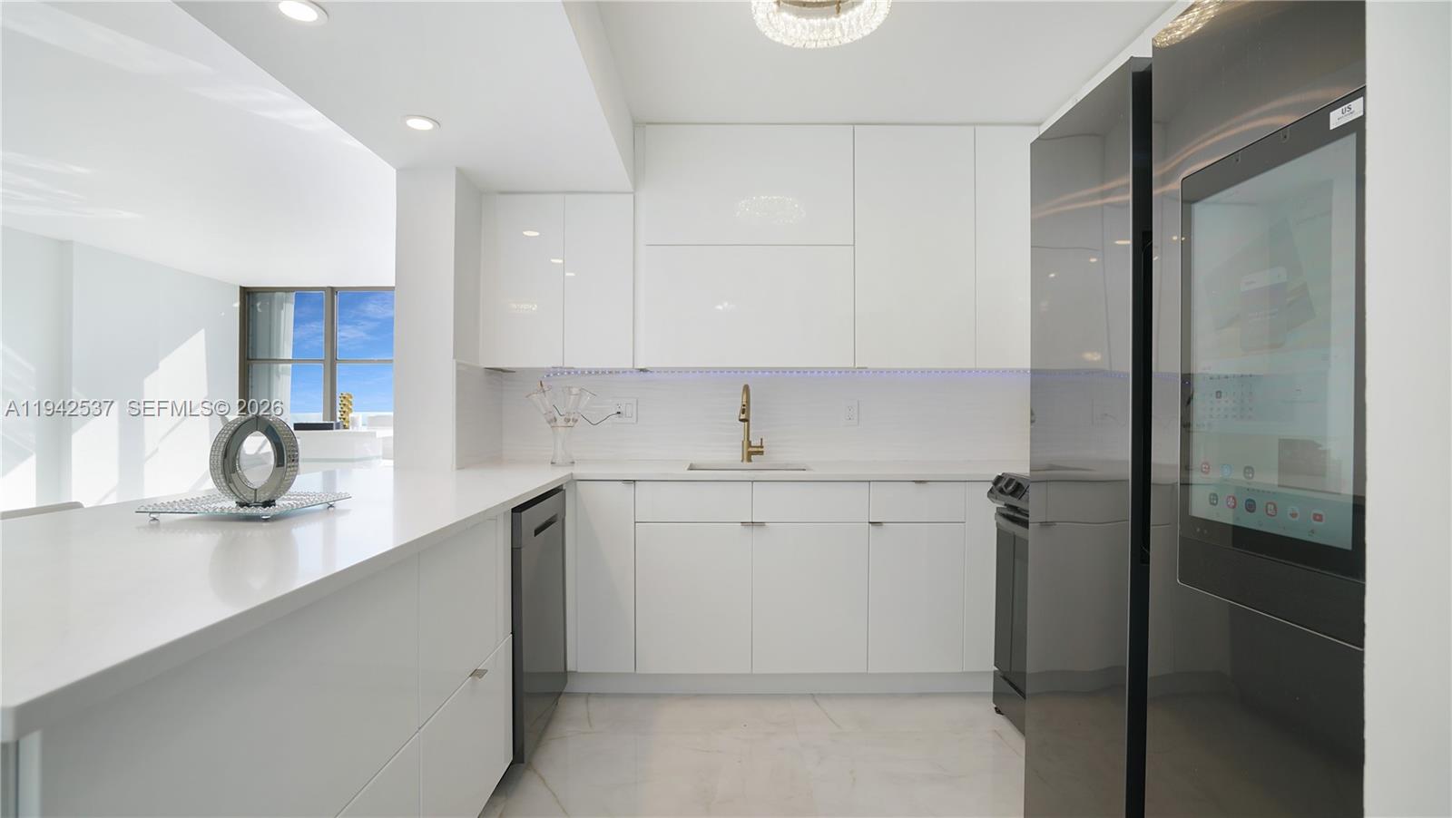 AVANT GARDE CONDO - Residential