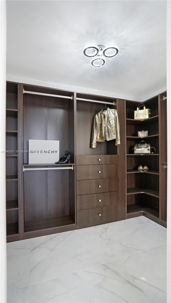 AVANT GARDE CONDO - Residential