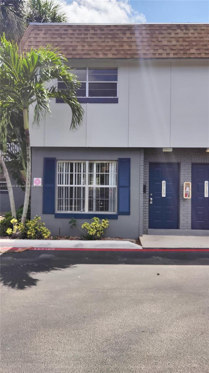 Wonderful townhouse in Plantation, FL for rent. 2 spacious bedrooms, with large closets, 1 full bath upstairs and a guest bathroom downstairs. Washer and dryer inside the unit. No carpets. Well maintained association. Water is included. Fenced yard. 1 assigned parking space.