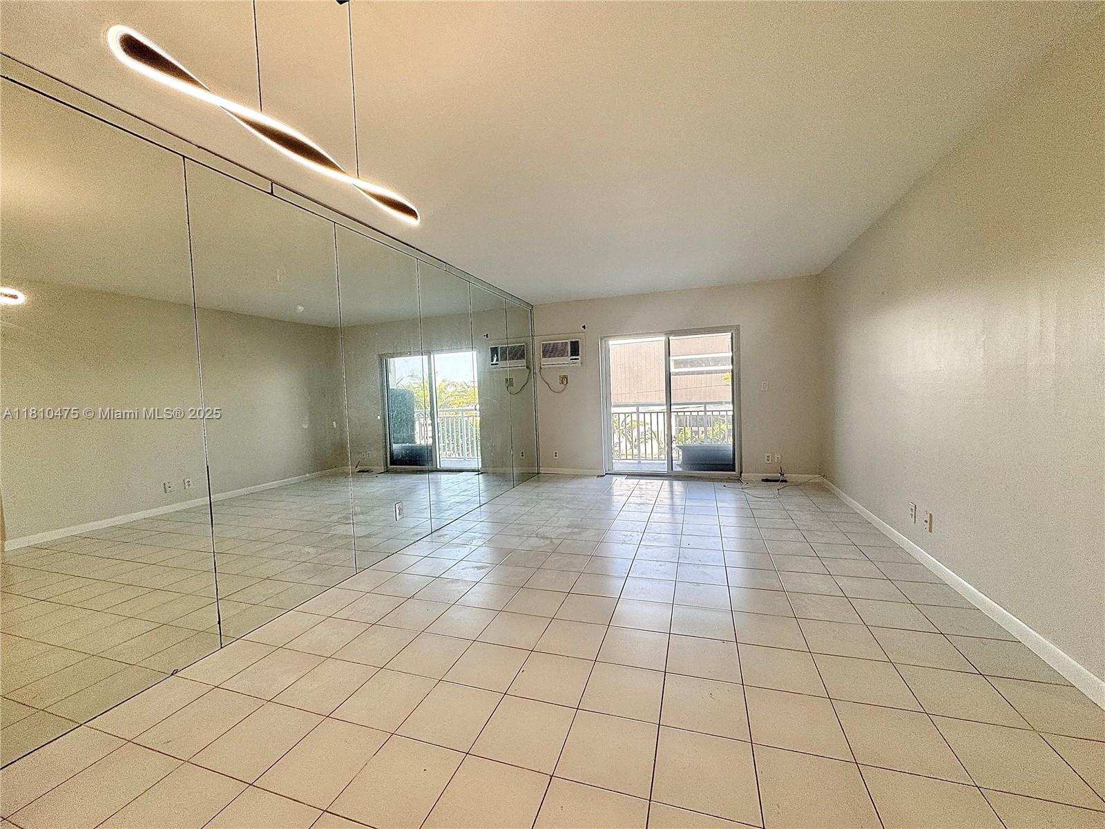 200 S Birch Rd 304