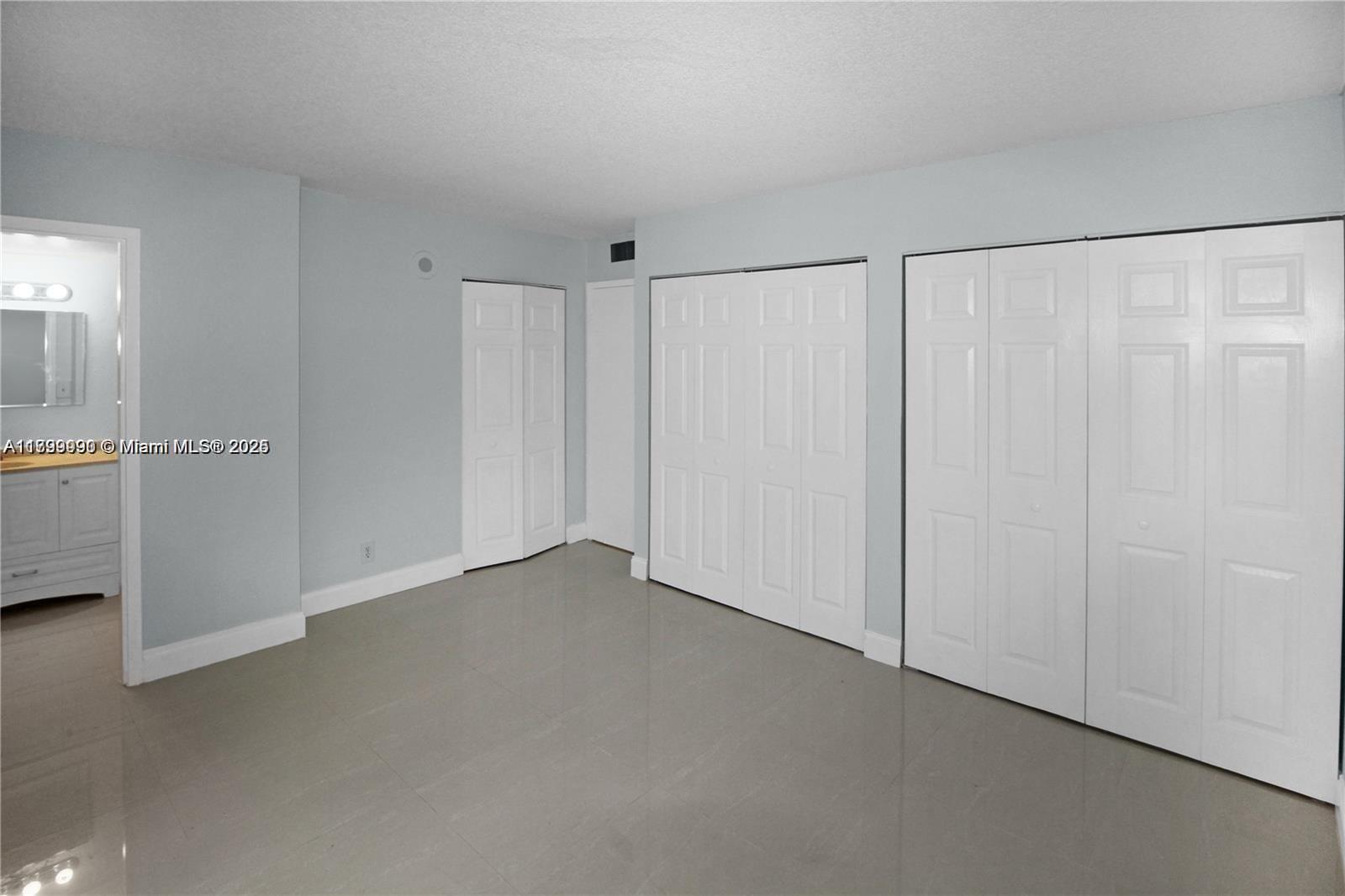 17021 N Bay Rd 105