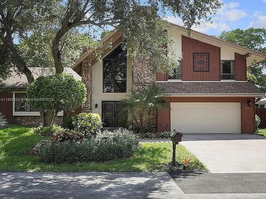 FABULOUS GOLF COURSE/LAKE/POOL GEM IN THE HIGHLY SOUGHT-AFTER, 24 MANNED SECURITY/GATED COCO PLUM ESTATES IN JACARANDA! GRAND FOYER ENTRY LEADS TO LARGE LIVING & FAMILY ROOMS! ELEGANT CREMA MARFIL MARBLE FLOORING IN COMMON AREAS, WOOD FLOORING IN BEDROOMS! HUGE OPEN KITCHEN WITH CHARMING VAULTED CEILINGS! FORMAL DINING ROOM! SPACIOUS PRIMARY SUITE WITH PRIVATE LOFT, SITTING AREA, HIGH CEILINGS, WALK-IN CLOSET & BALCONY! ENJOY SPECTACULAR SUNSET VIEWS OVER JACARANDA GOLF COURSE! FIREPLACE, SCREENED PATIO & AWESOME POOL DECK ADDS TO THE VALUE! SHOW & BUY THIS WINNER TODAY!