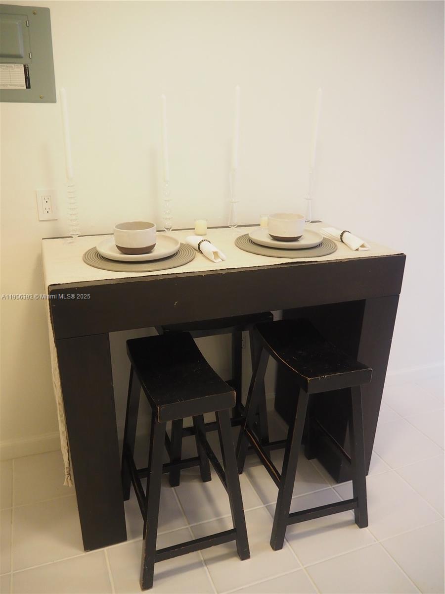 GOLDEN DREAMS CONDO - Residential Lease