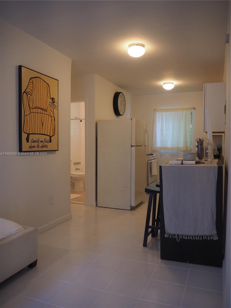 GOLDEN DREAMS CONDO - Residential Lease