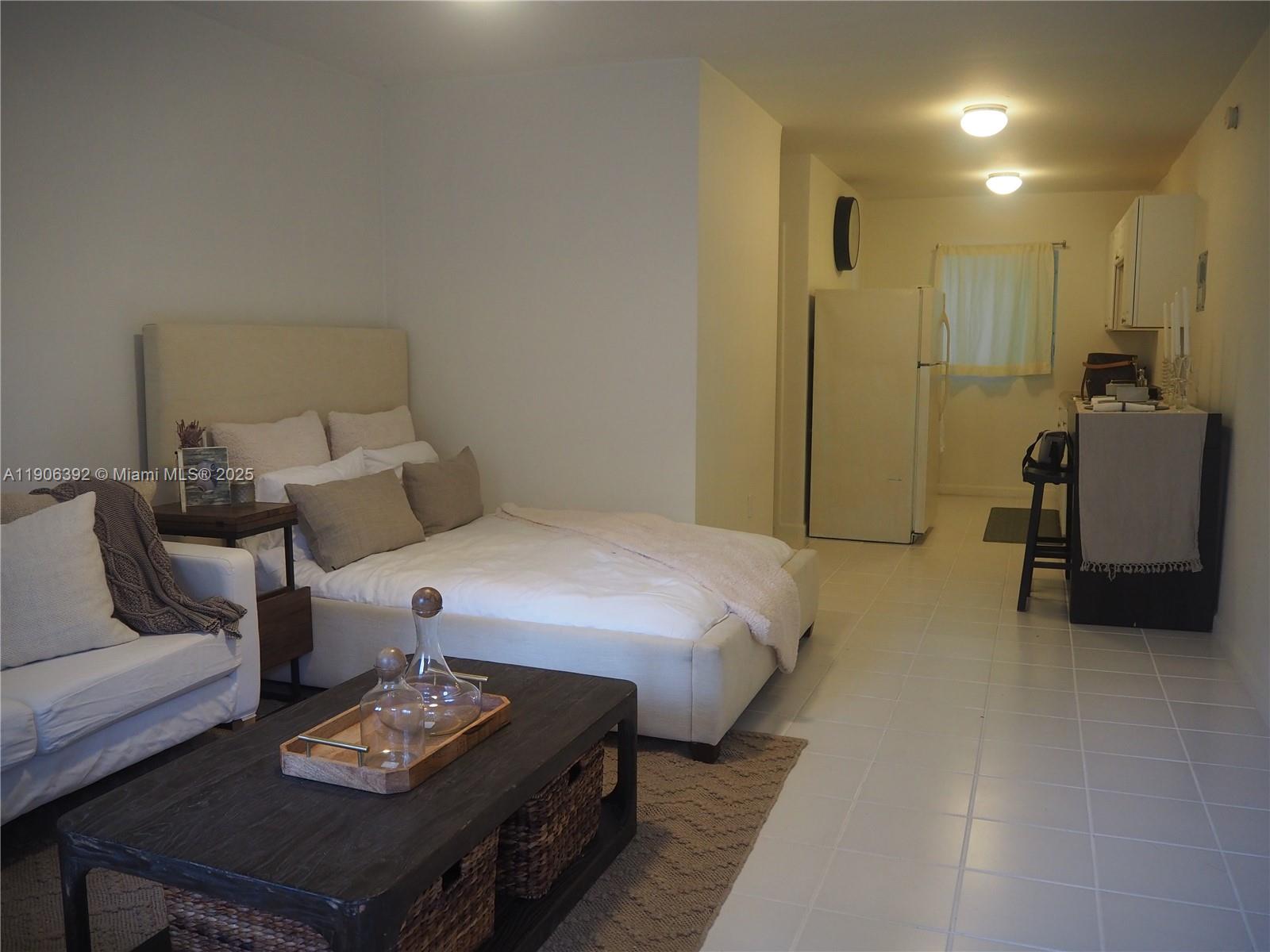 GOLDEN DREAMS CONDO - Residential Lease