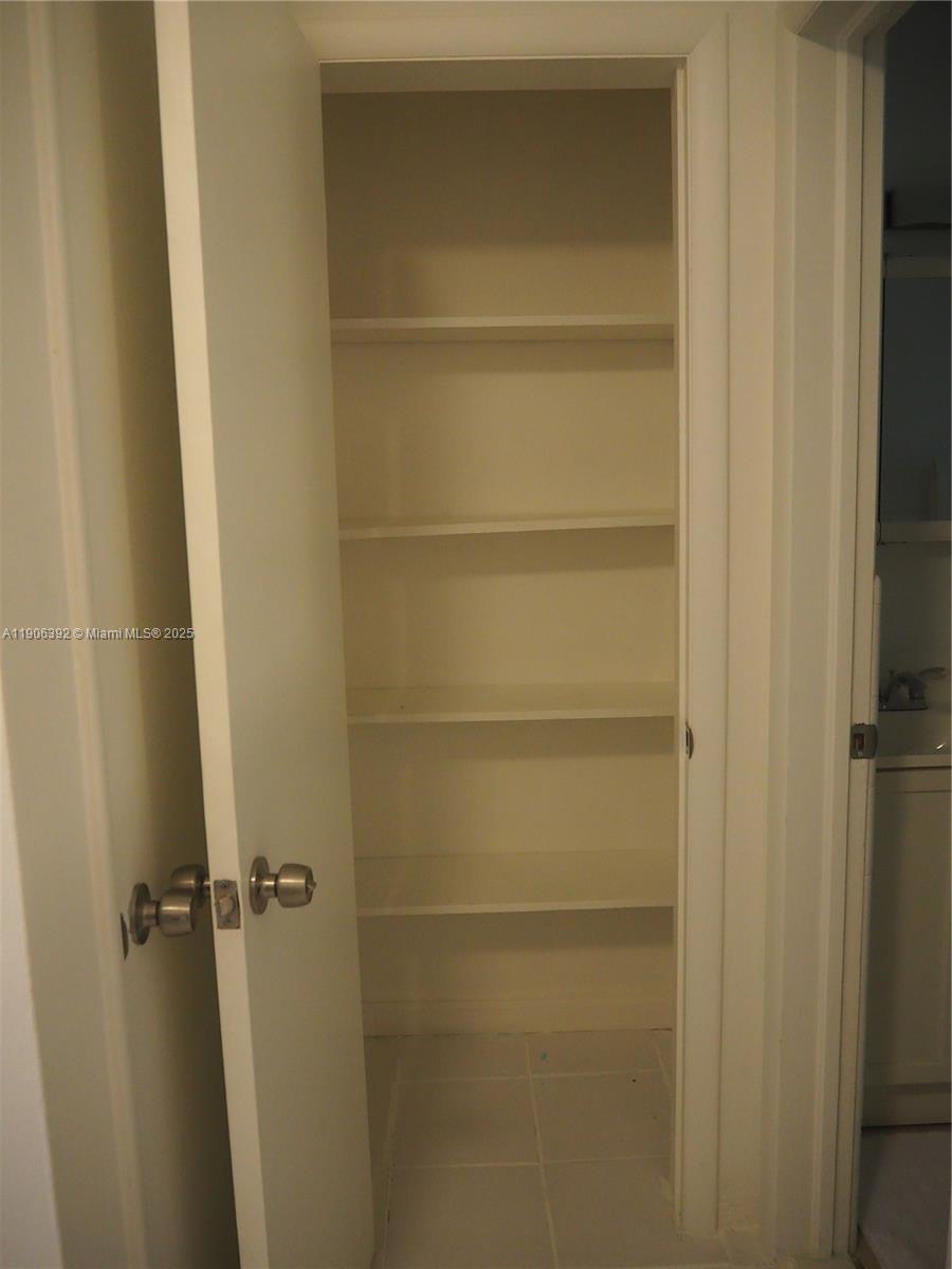 GOLDEN DREAMS CONDO - Residential Lease