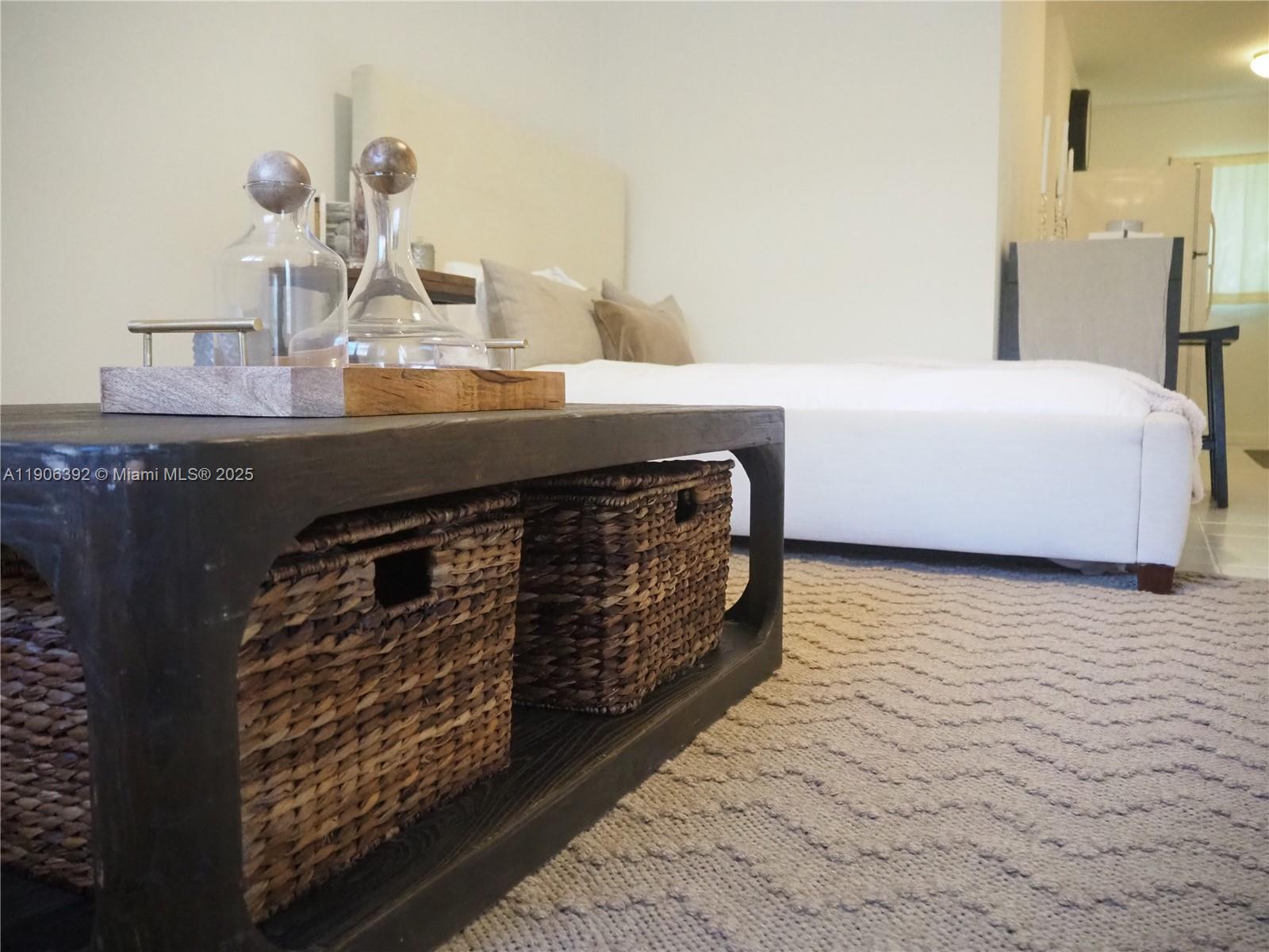 GOLDEN DREAMS CONDO - Residential Lease