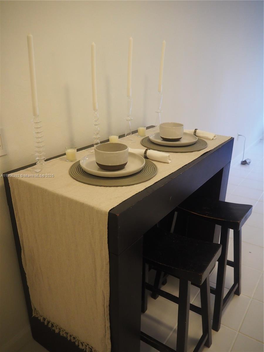 GOLDEN DREAMS CONDO - Residential Lease