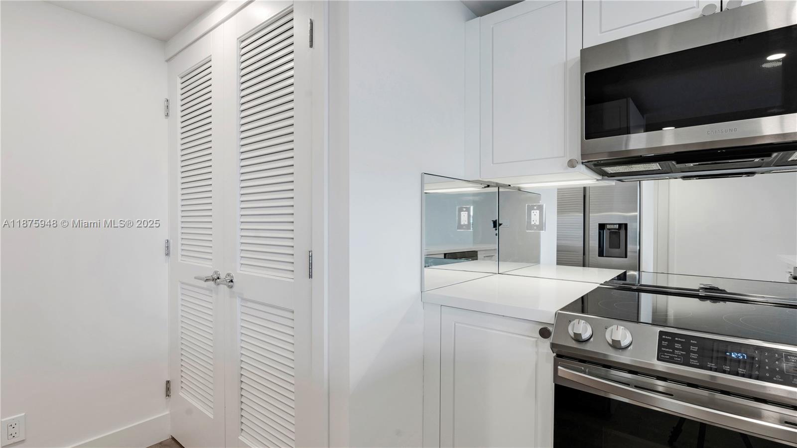 555 NE 34th St 2108