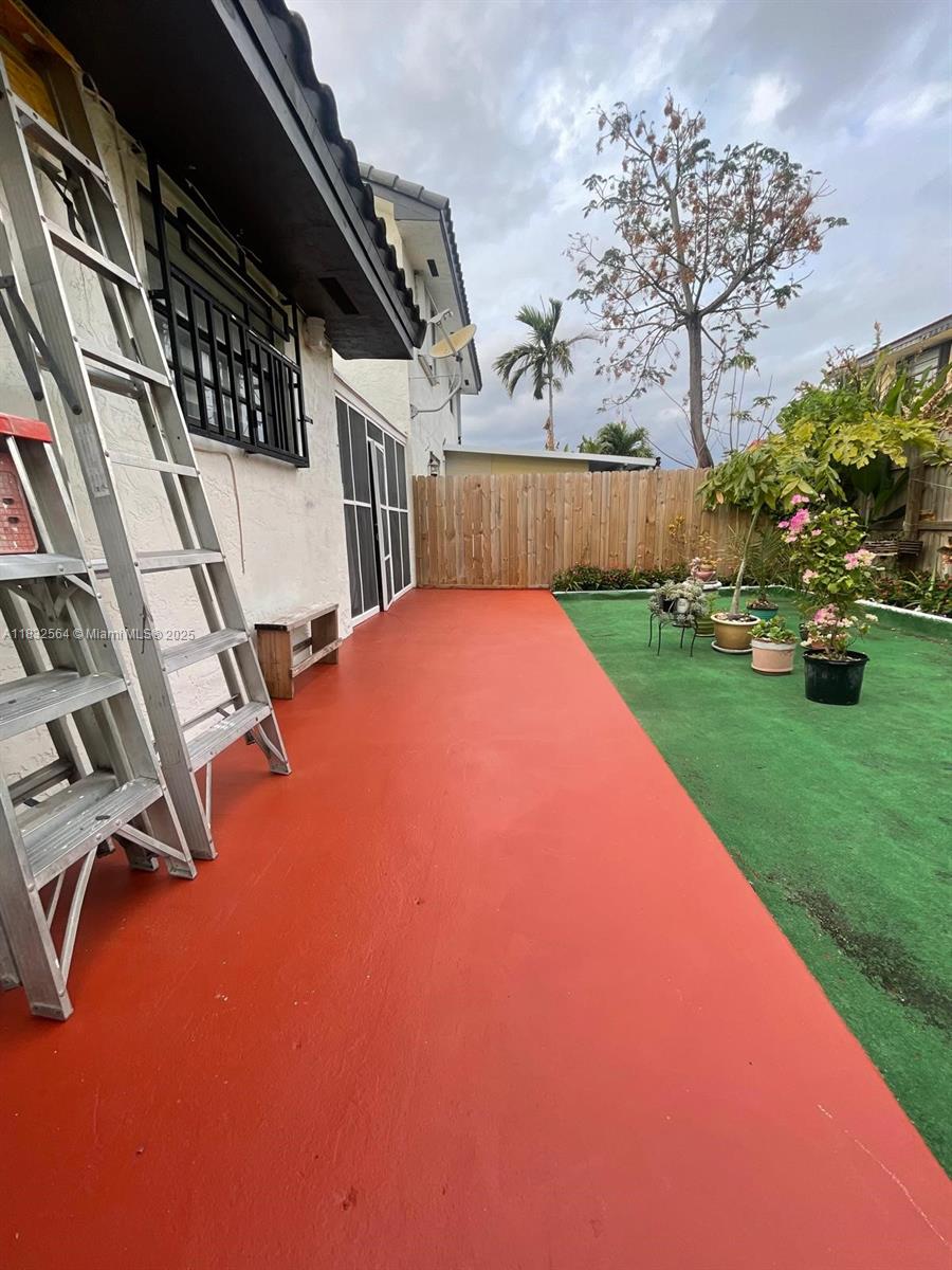 ALAMEDA IV WEST CONDO - Residential