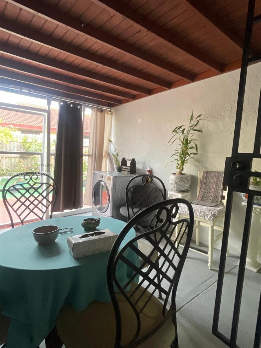 ALAMEDA IV WEST CONDO - Residential