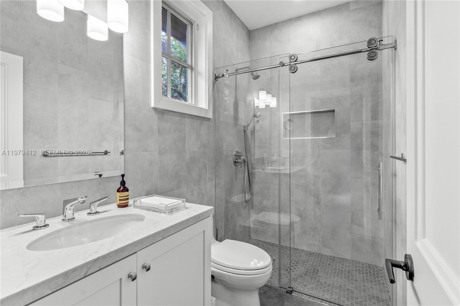 SNAPPER CREEK LAKES SUB - Residential