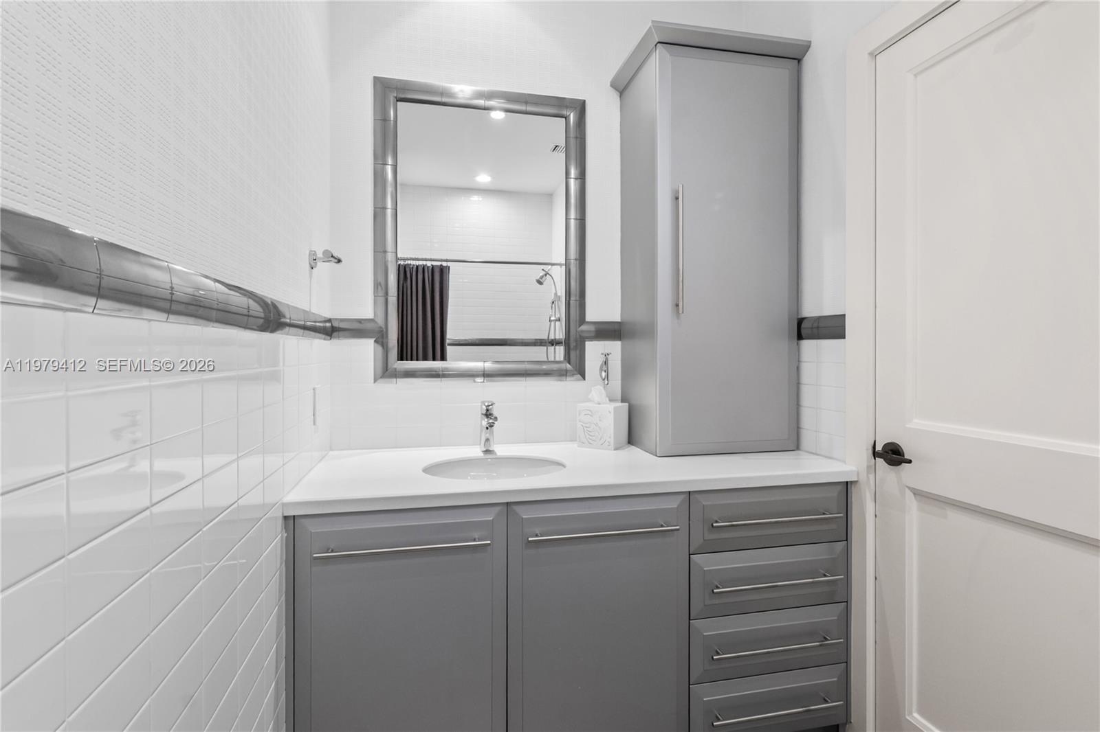 SNAPPER CREEK LAKES SUB - Residential