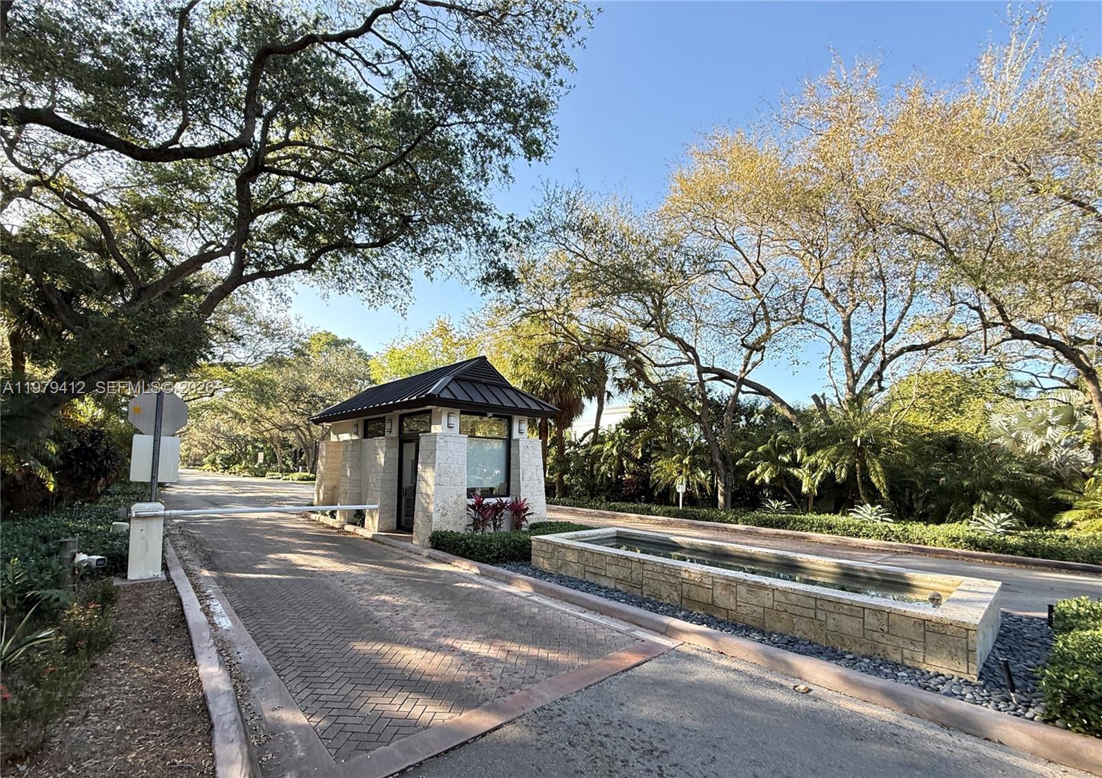 SNAPPER CREEK LAKES SUB - Residential