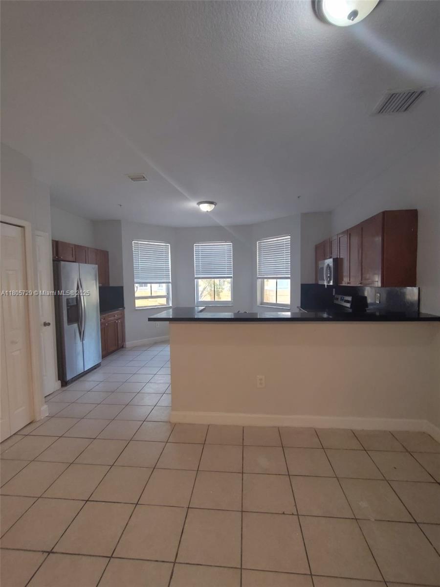 SHOMA TOWNHOMES AT ROYAL - Residential