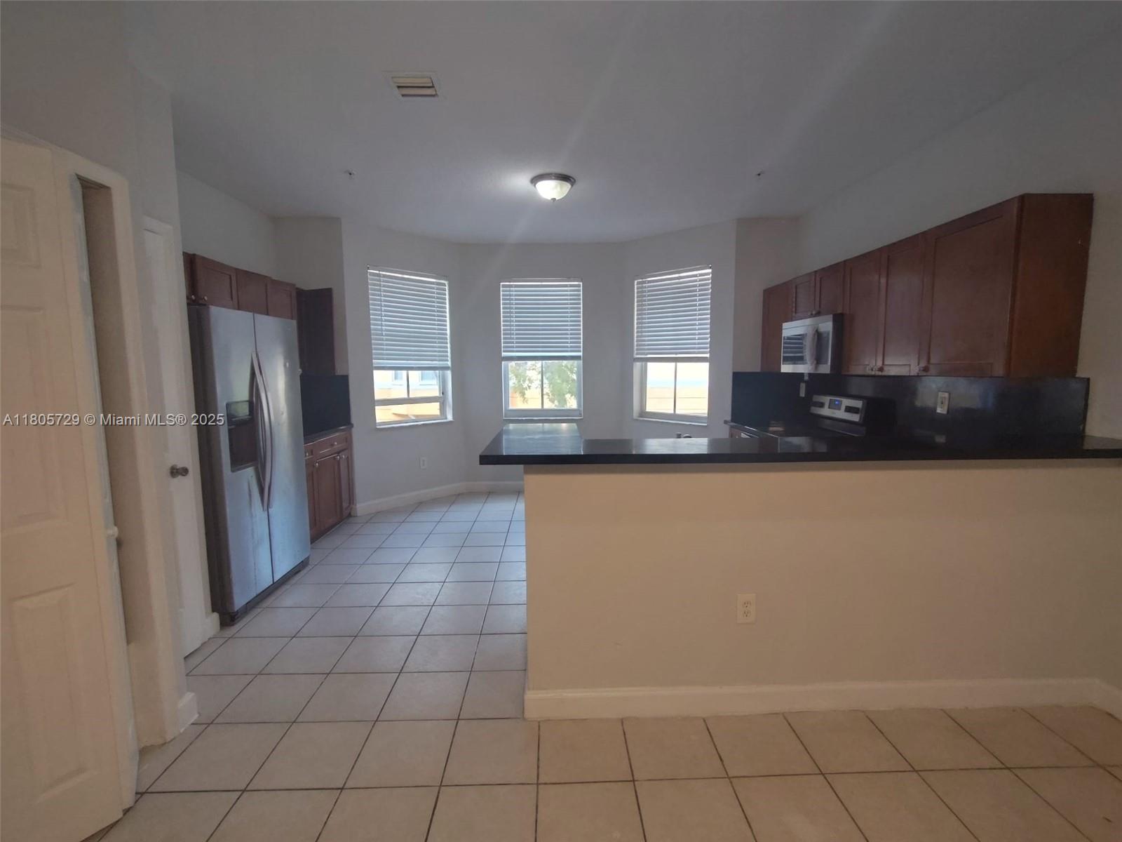 SHOMA TOWNHOMES AT ROYAL - Residential