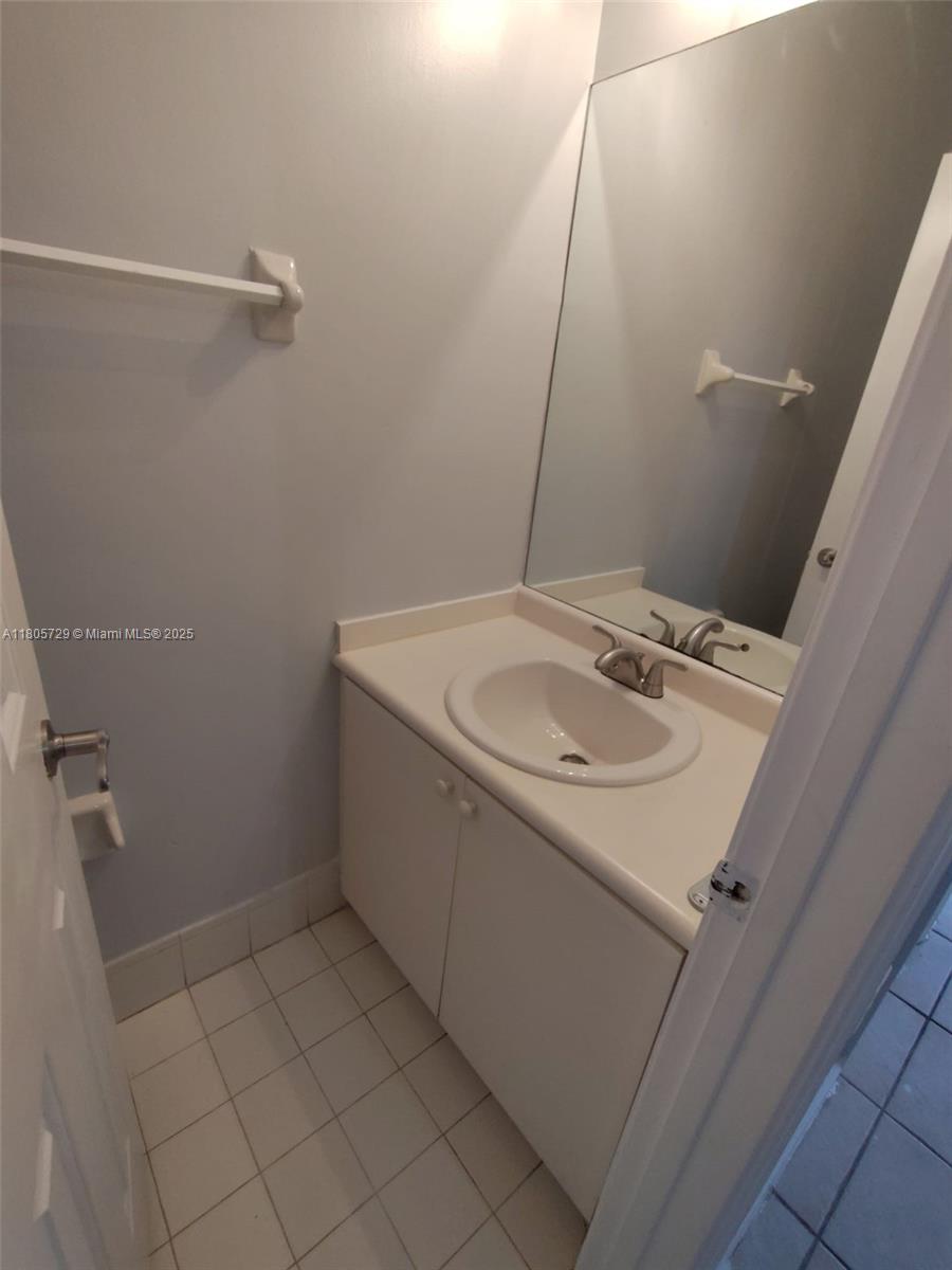 SHOMA TOWNHOMES AT ROYAL - Residential