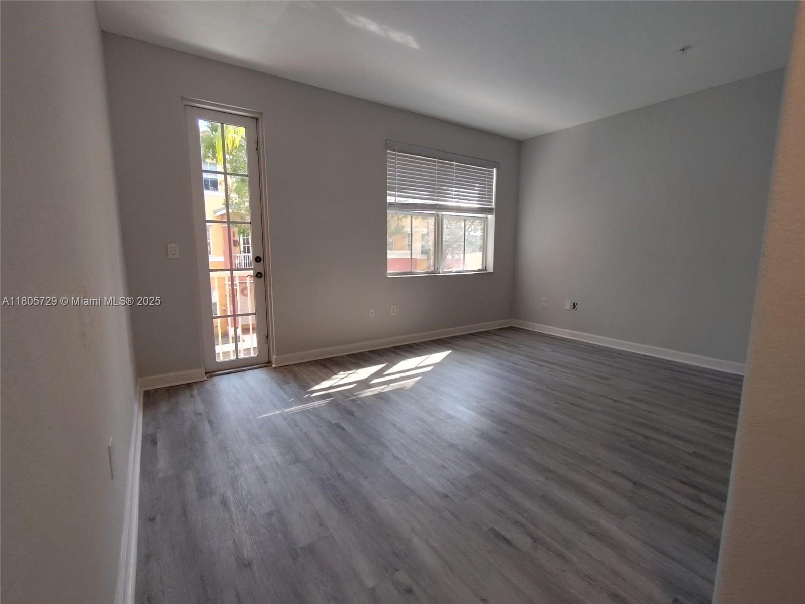 SHOMA TOWNHOMES AT ROYAL - Residential