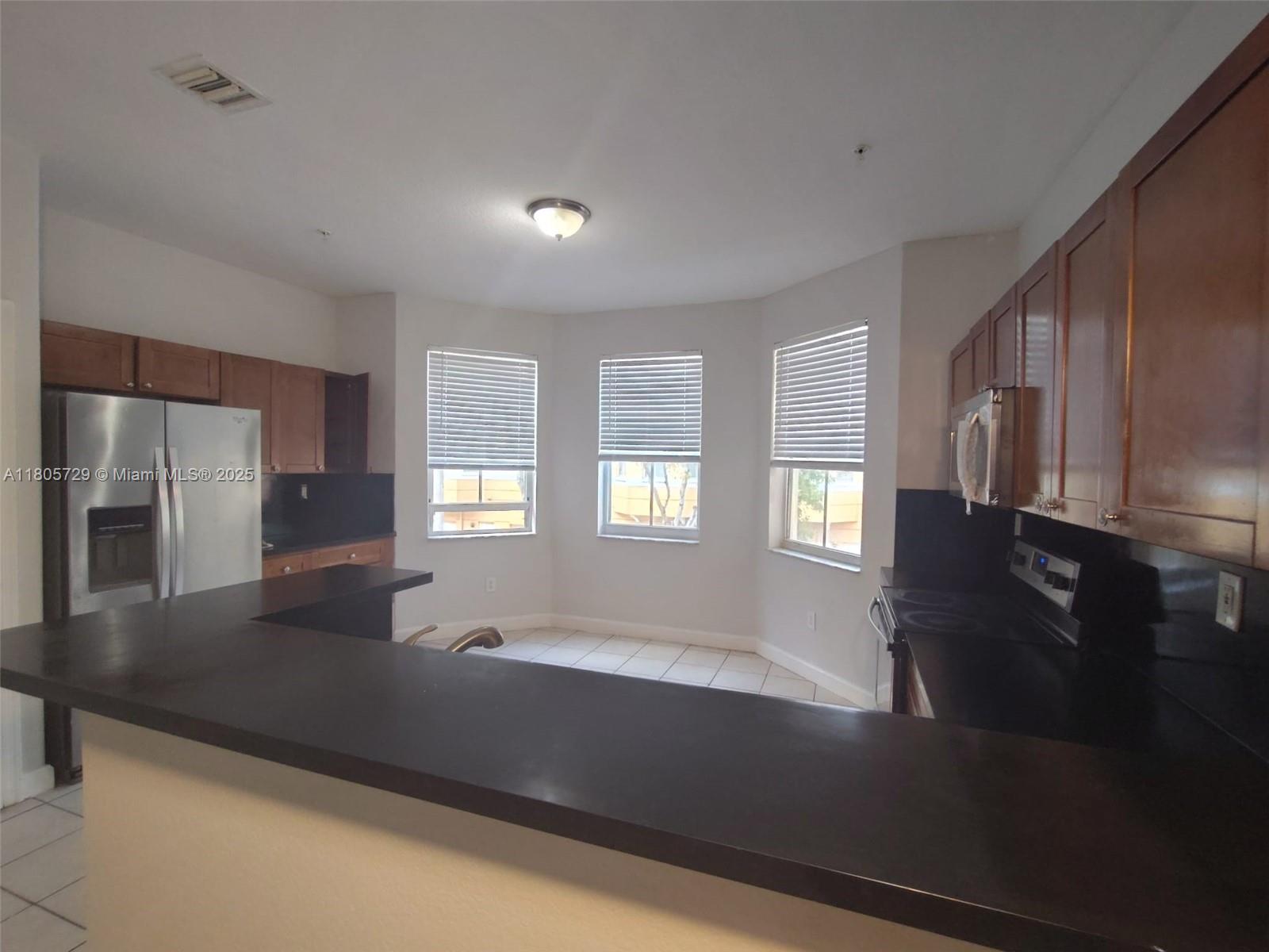SHOMA TOWNHOMES AT ROYAL - Residential