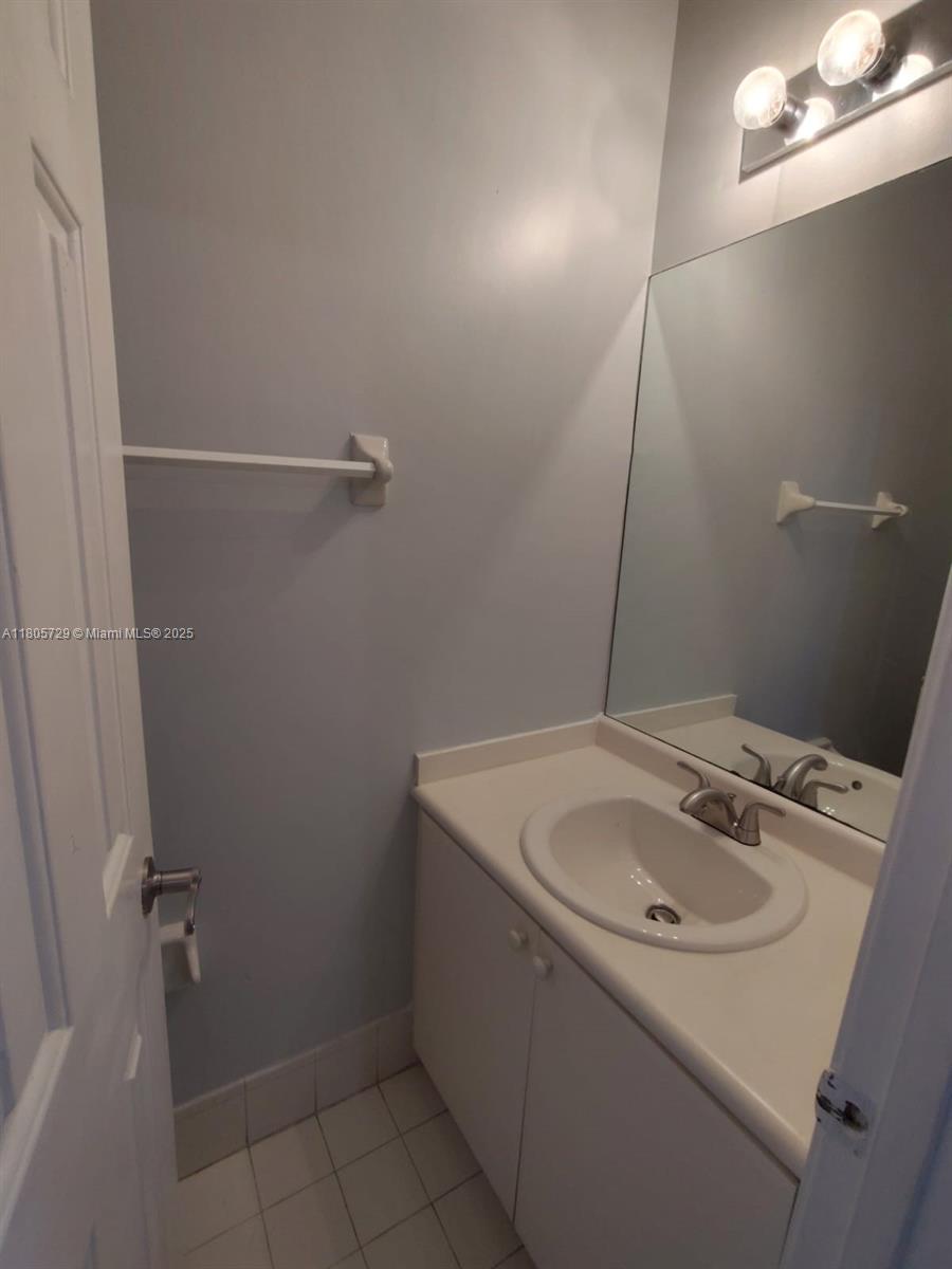 SHOMA TOWNHOMES AT ROYAL - Residential
