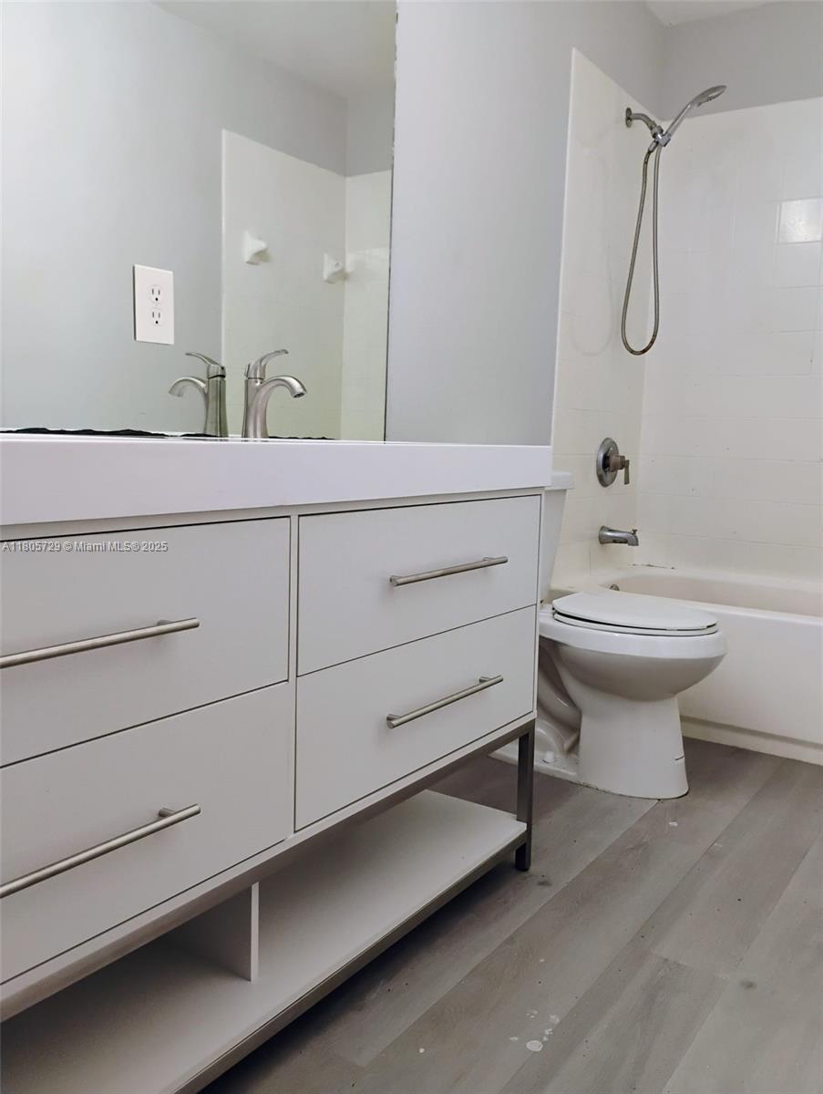 SHOMA TOWNHOMES AT ROYAL - Residential