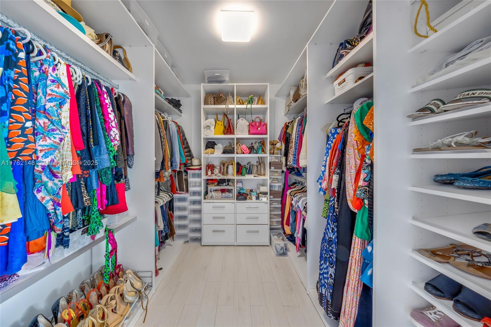 THE PENINSULA II CONDO - Residential