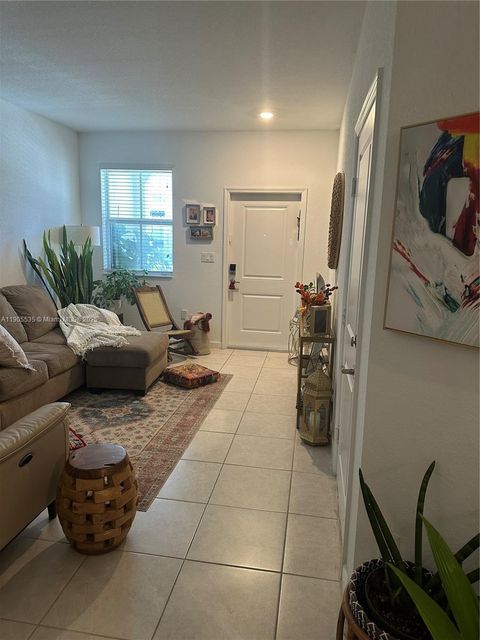 2615 SE 12th St Homestead FL 33035