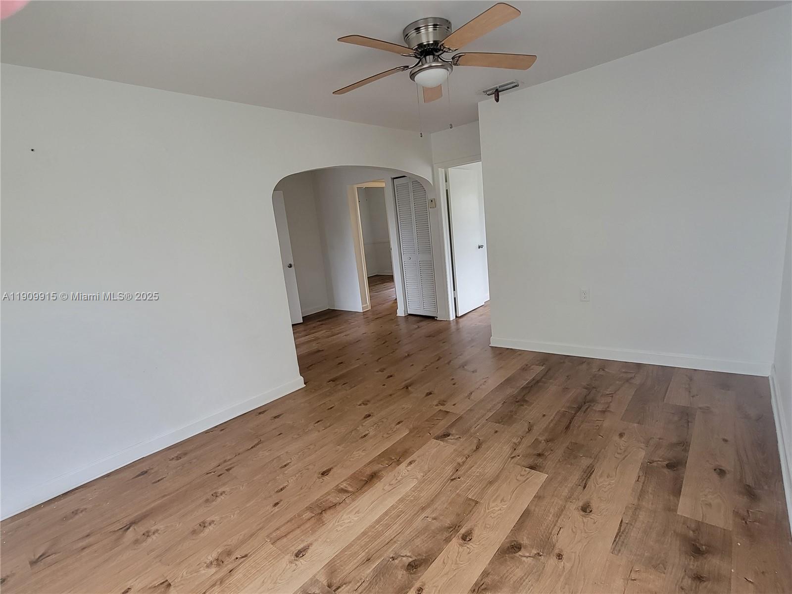 TAMIAMI PINES REV PLAT - Residential Lease