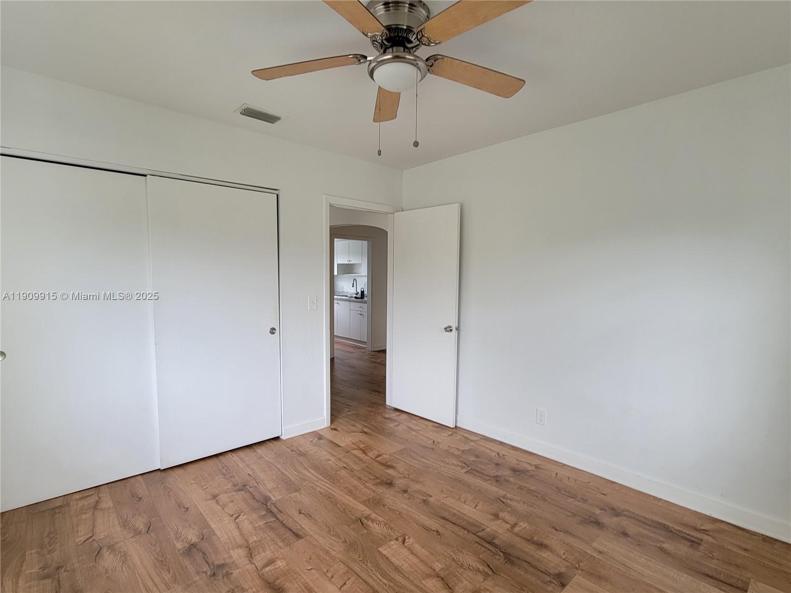 TAMIAMI PINES REV PLAT - Residential Lease