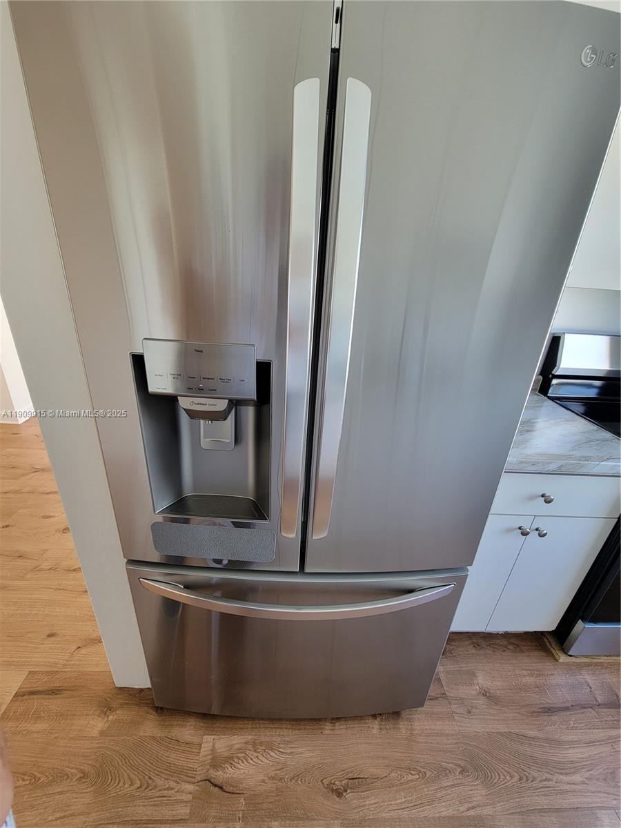 TAMIAMI PINES REV PLAT - Residential Lease