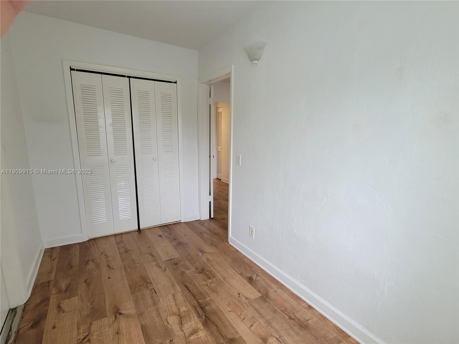 TAMIAMI PINES REV PLAT - Residential Lease