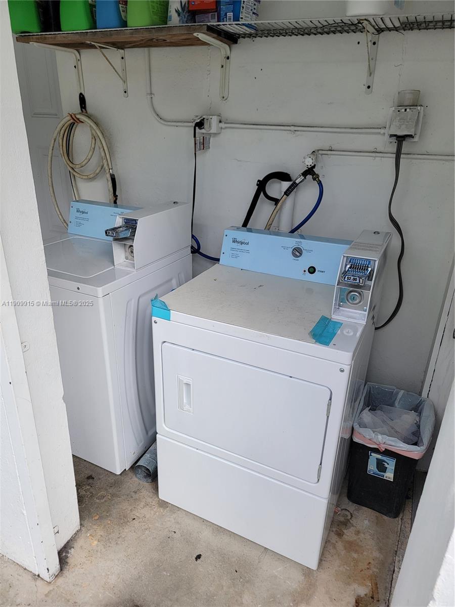 TAMIAMI PINES REV PLAT - Residential Lease