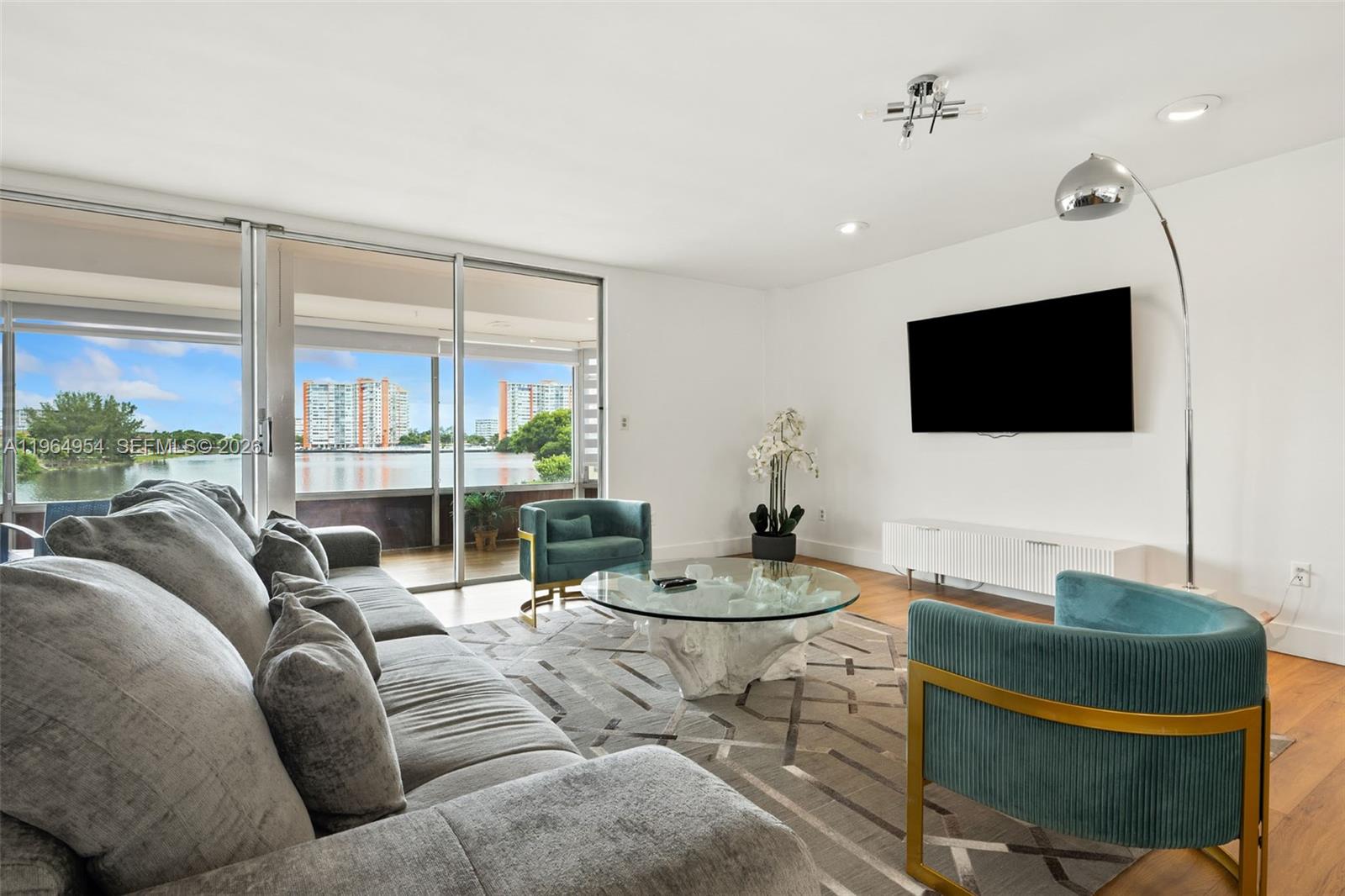 1350 NE 191st St B307