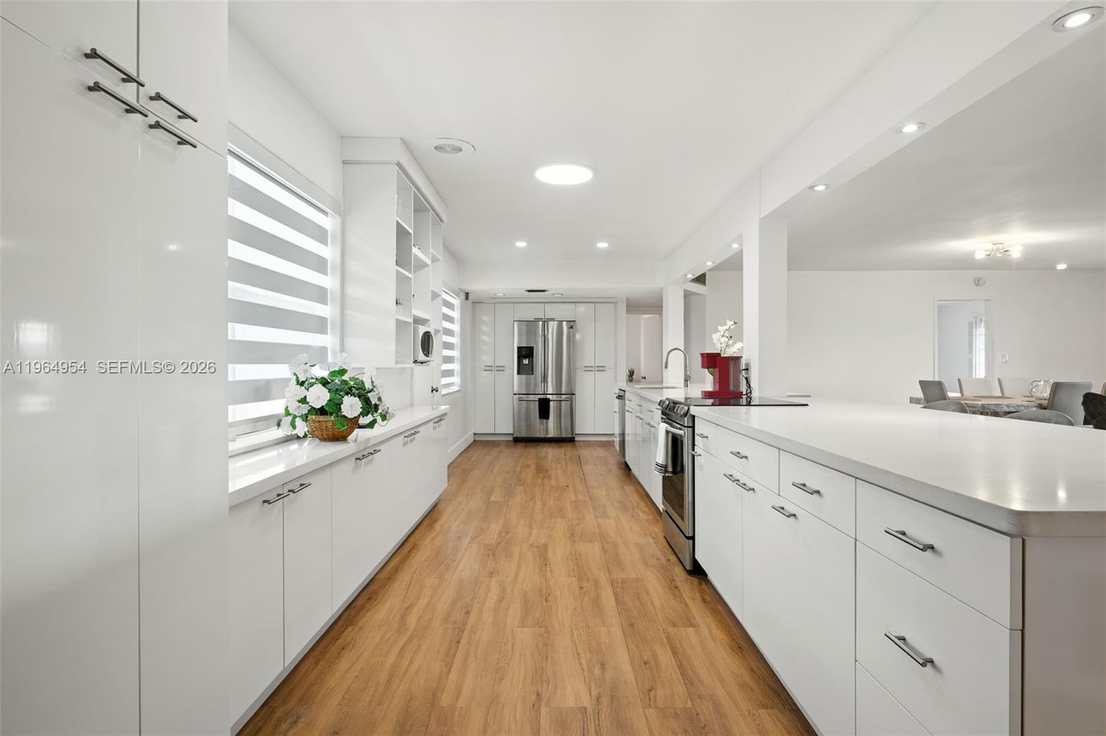 THIRD FORUM CONDOMINIUM - Residential