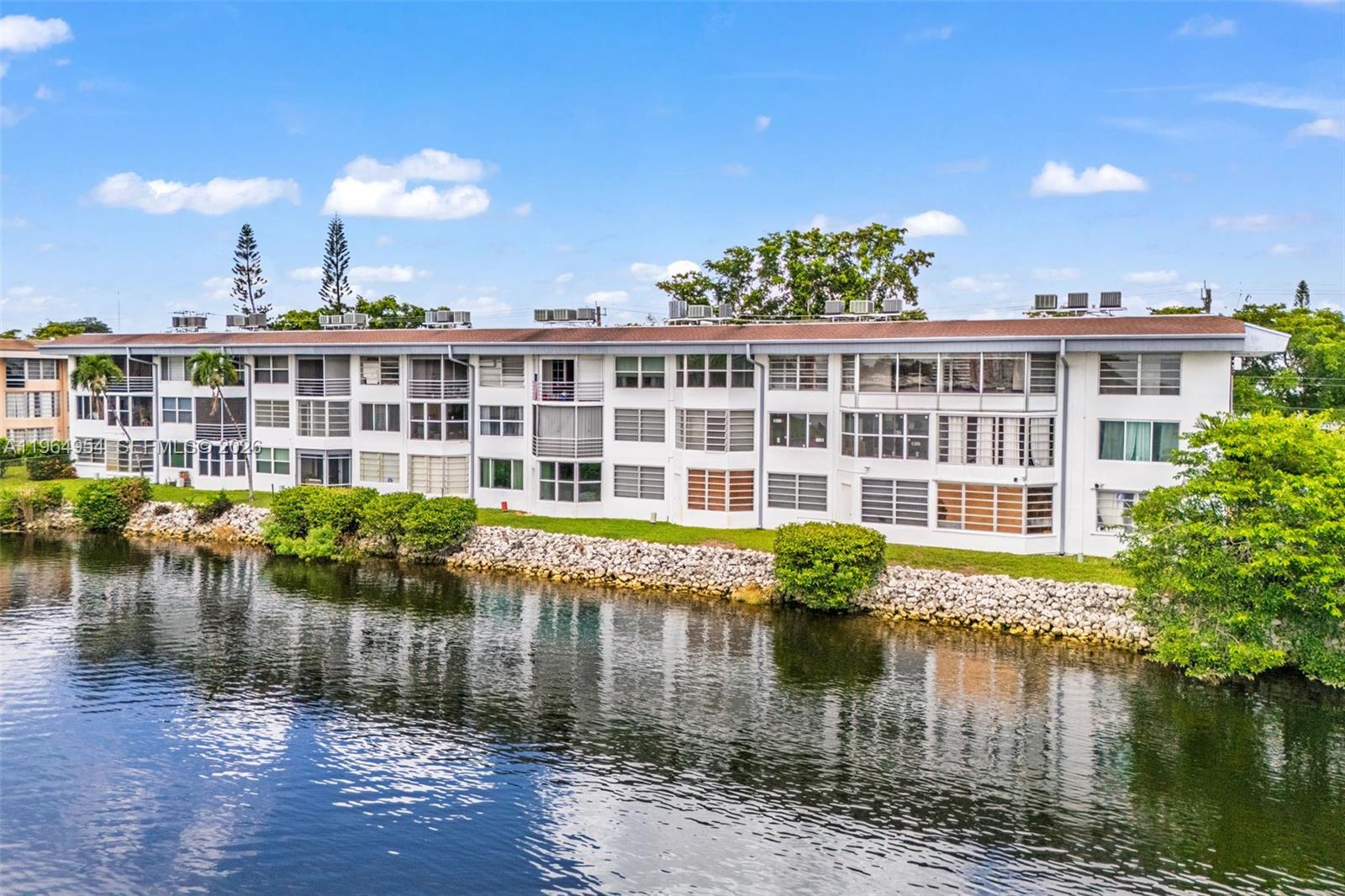 THIRD FORUM CONDOMINIUM - Residential