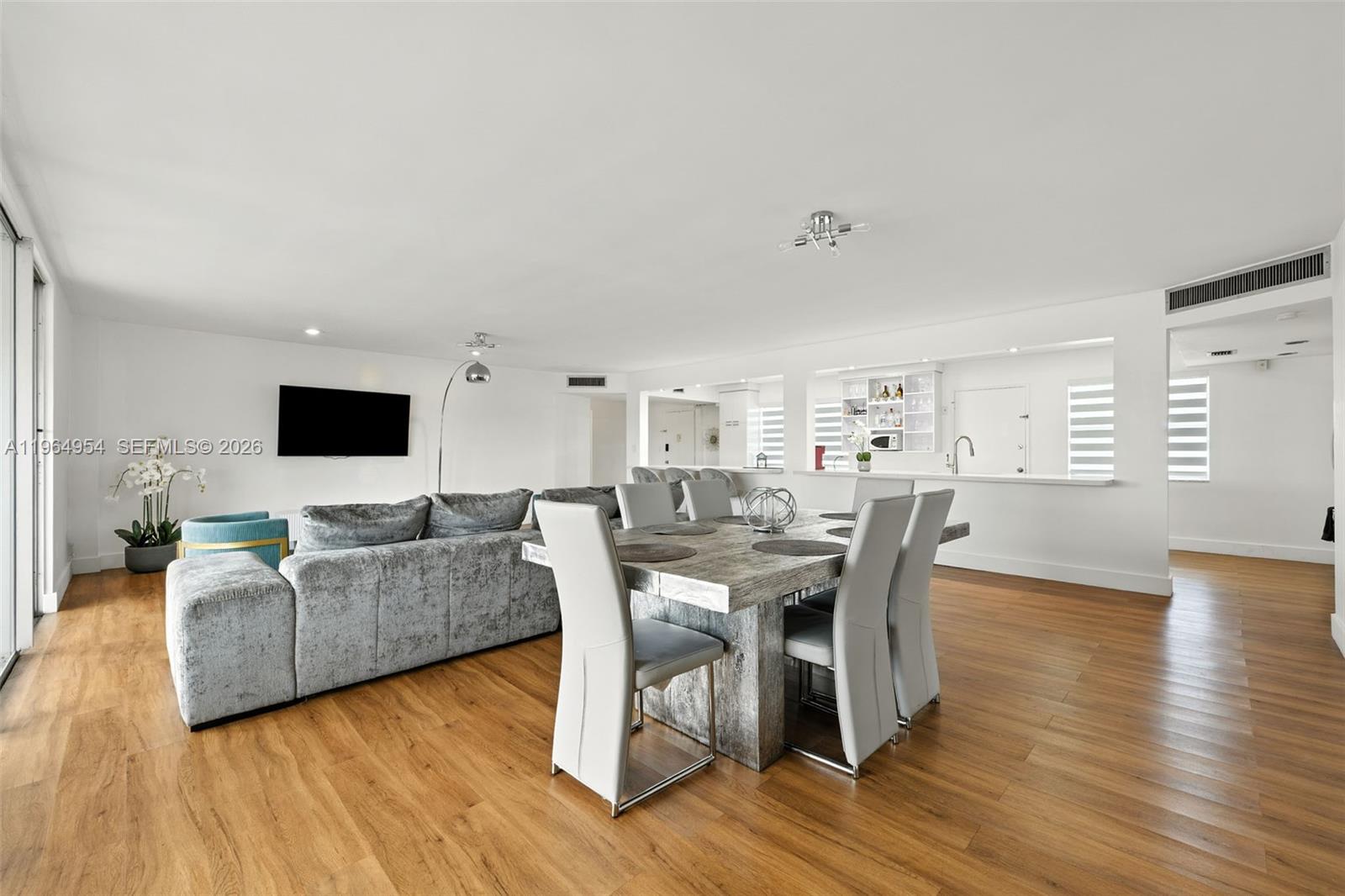 THIRD FORUM CONDOMINIUM - Residential