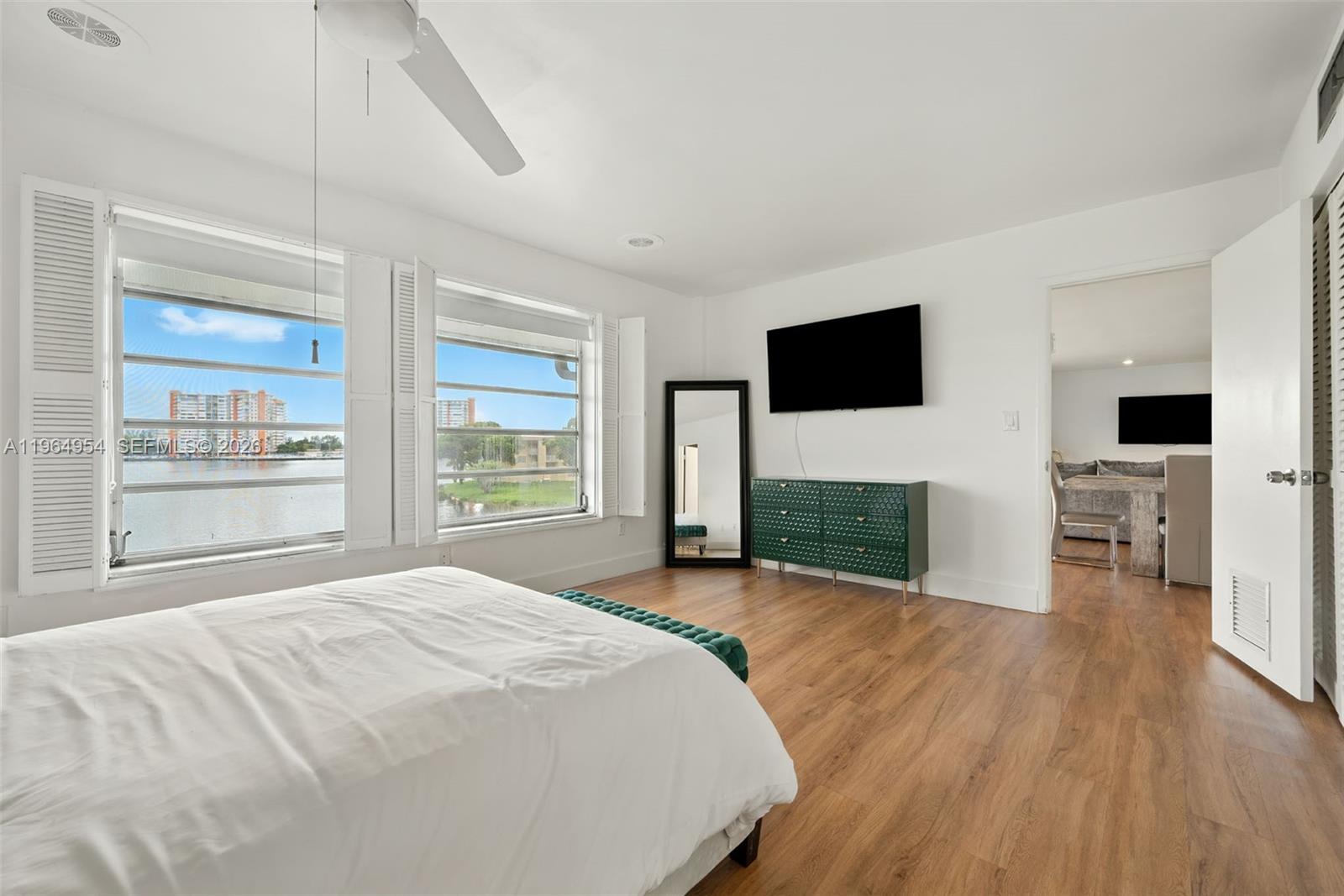 THIRD FORUM CONDOMINIUM - Residential