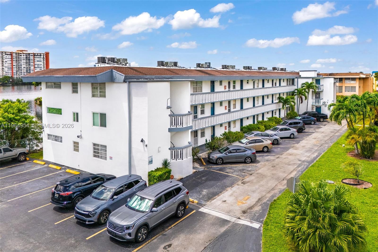 THIRD FORUM CONDOMINIUM - Residential