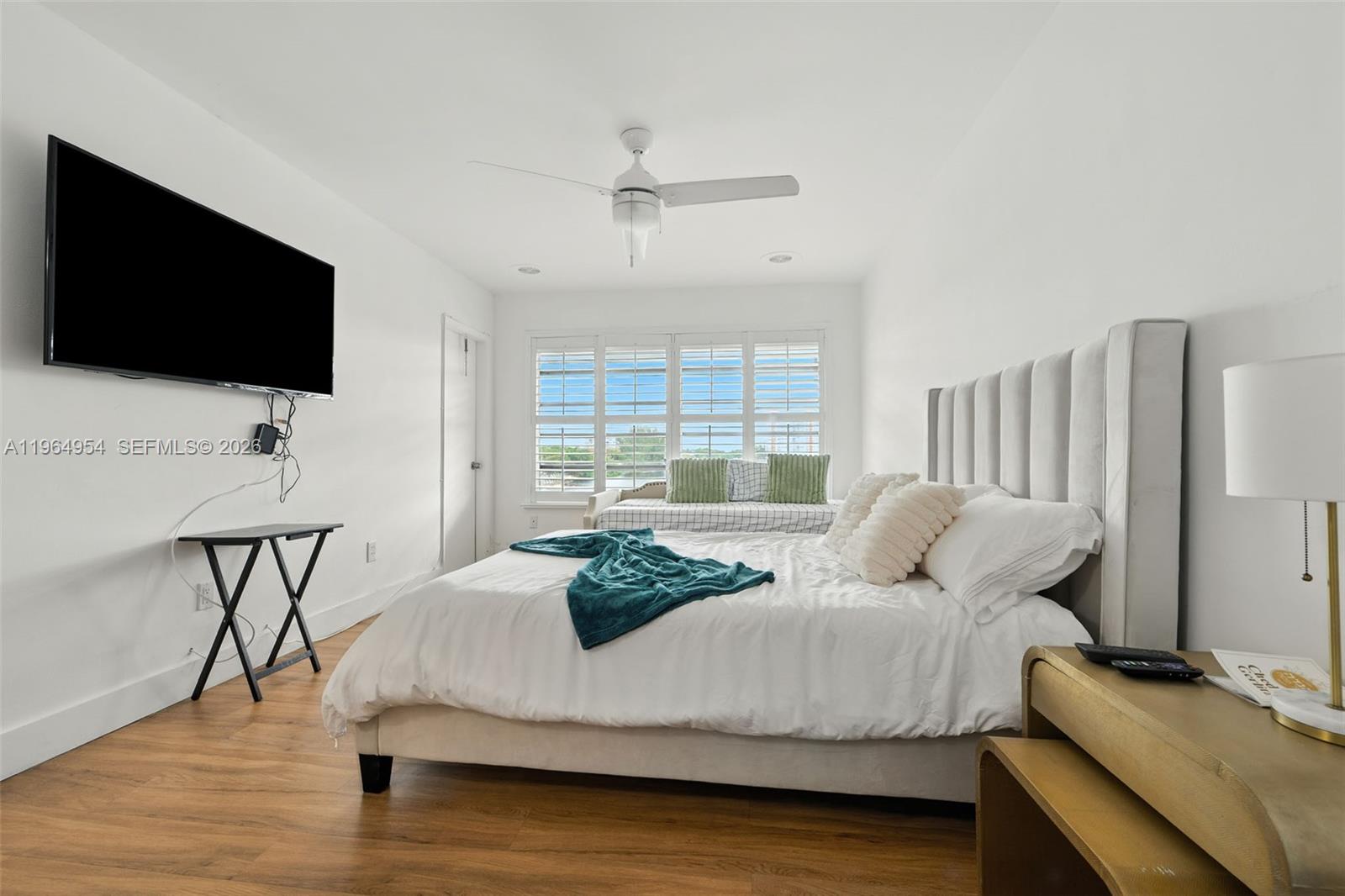 THIRD FORUM CONDOMINIUM - Residential